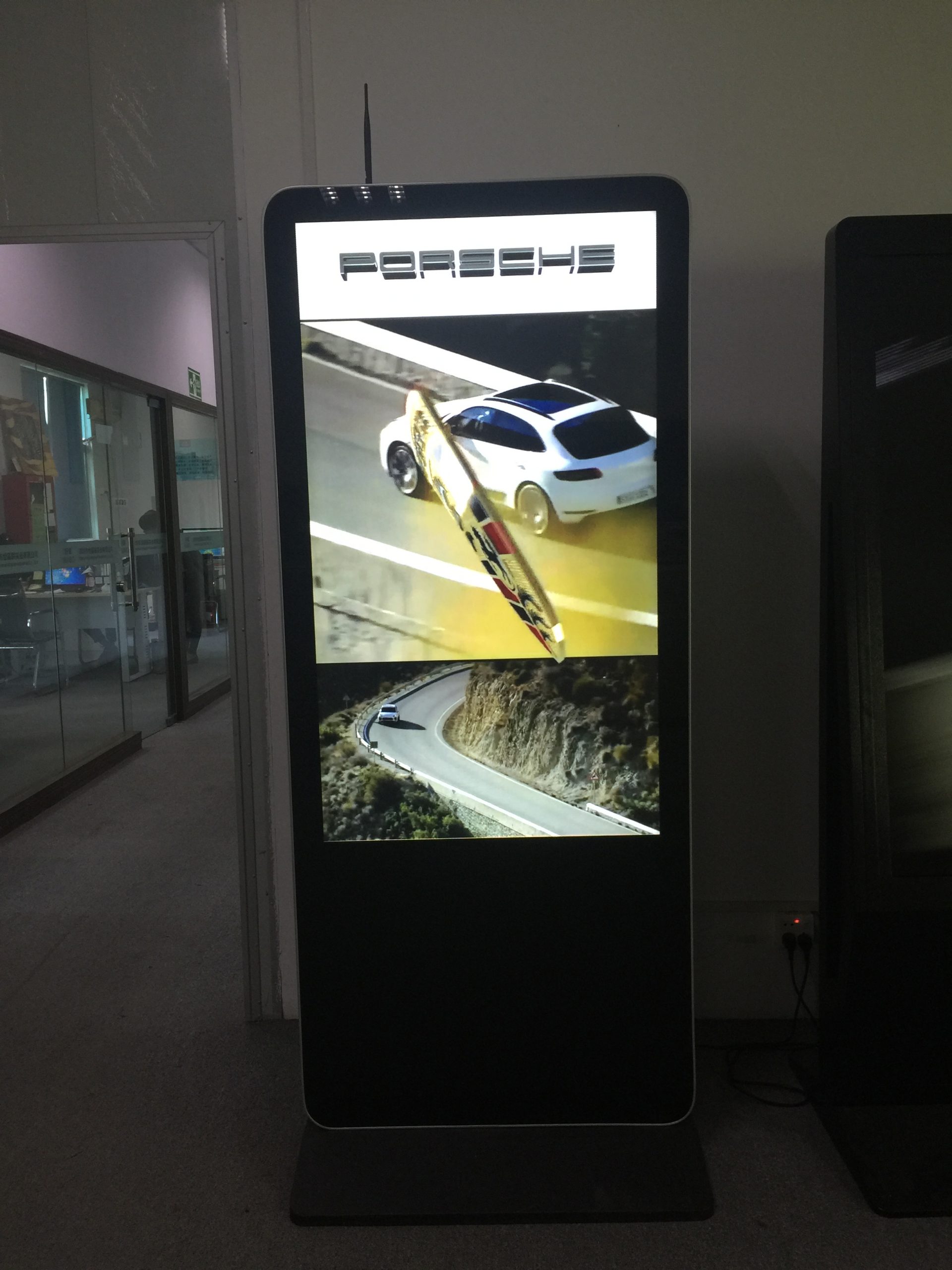 AI glasses-free 3D display - image 2