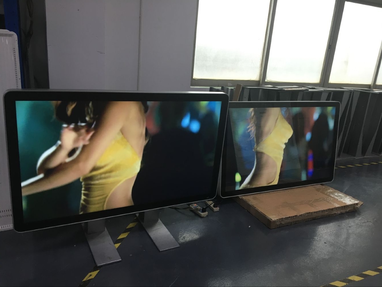 glasses-free 3D display screen - image 2